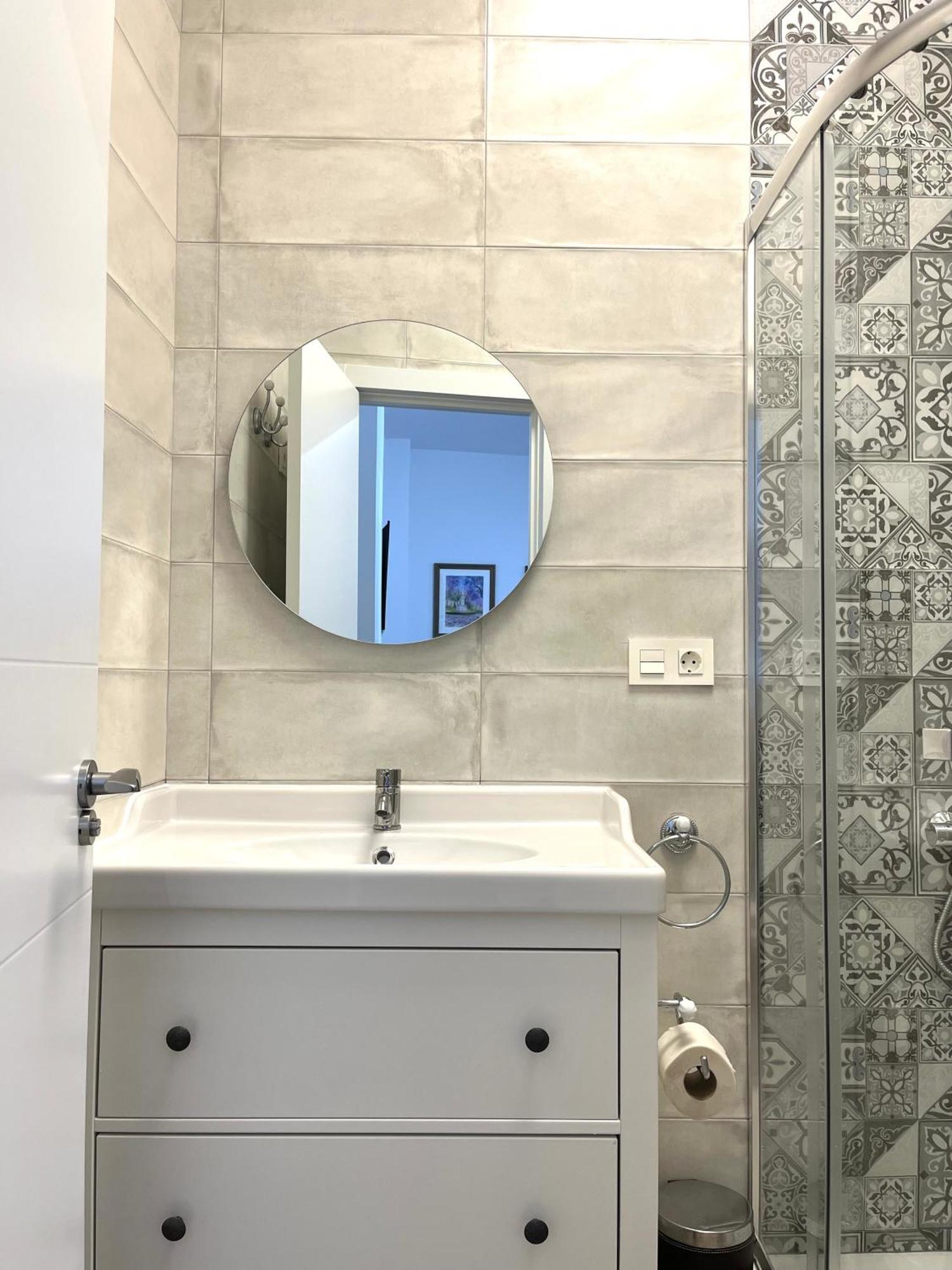 Malasana 51, New Art Apartment, Breakfast Included, Historic Center, Quite Neighborhood, Ml Apartamento