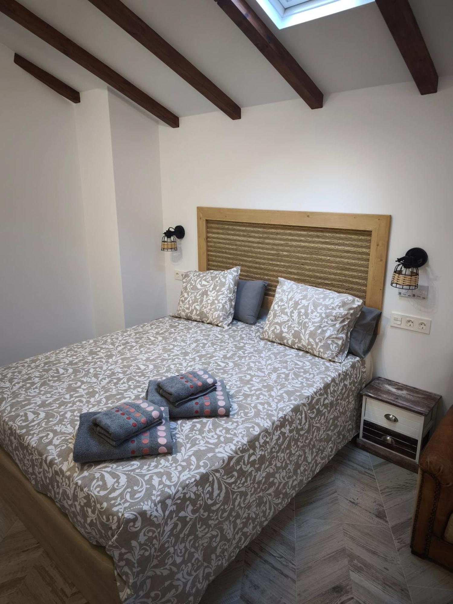 Malasana 51, New Art Apartment, Historic Center, Quite Neighborhood, Ml Lejlighed